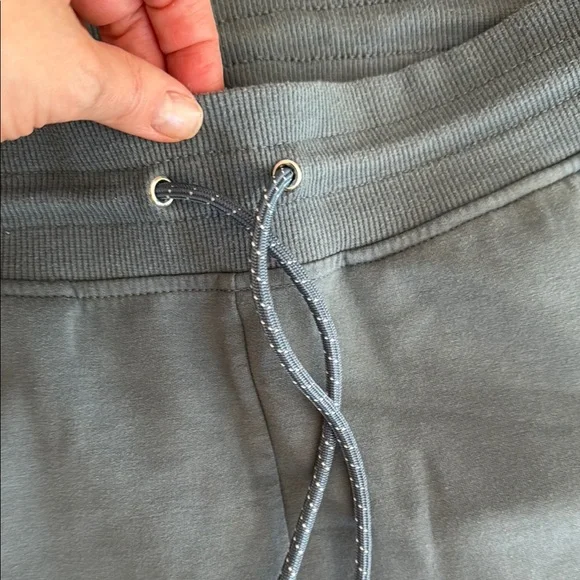 Old Navy Dynamic Fleece Joggers in Charcoal - Picture 4 of 6